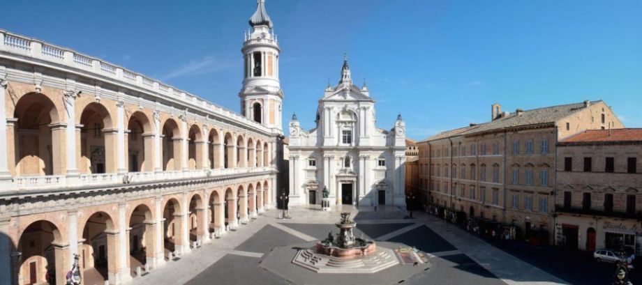 Macerata piazza