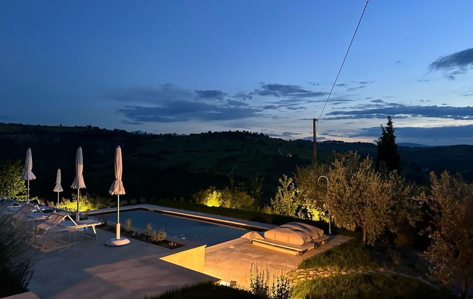 Foto terras Villa Fiore met verlichting