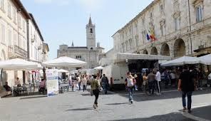 marktjes in Ascoli Piceno
